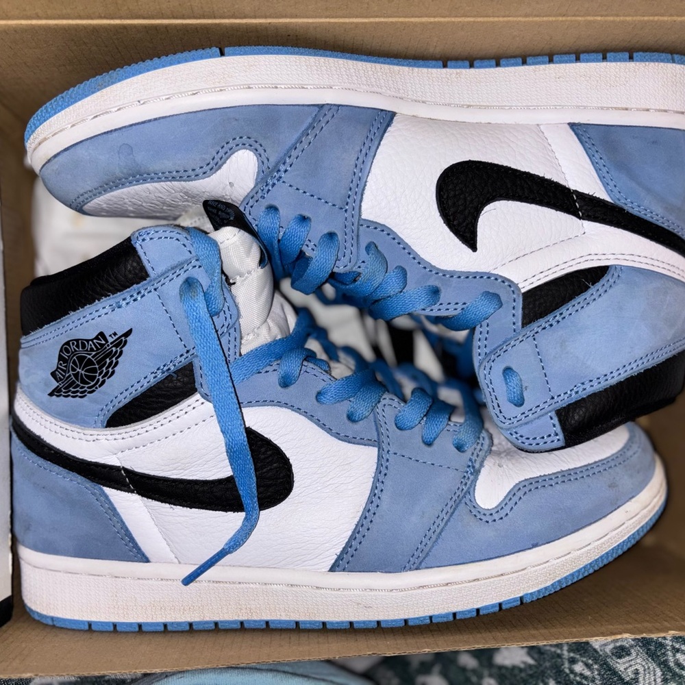 Jordan Retro High Sneakers - Light Blue and White